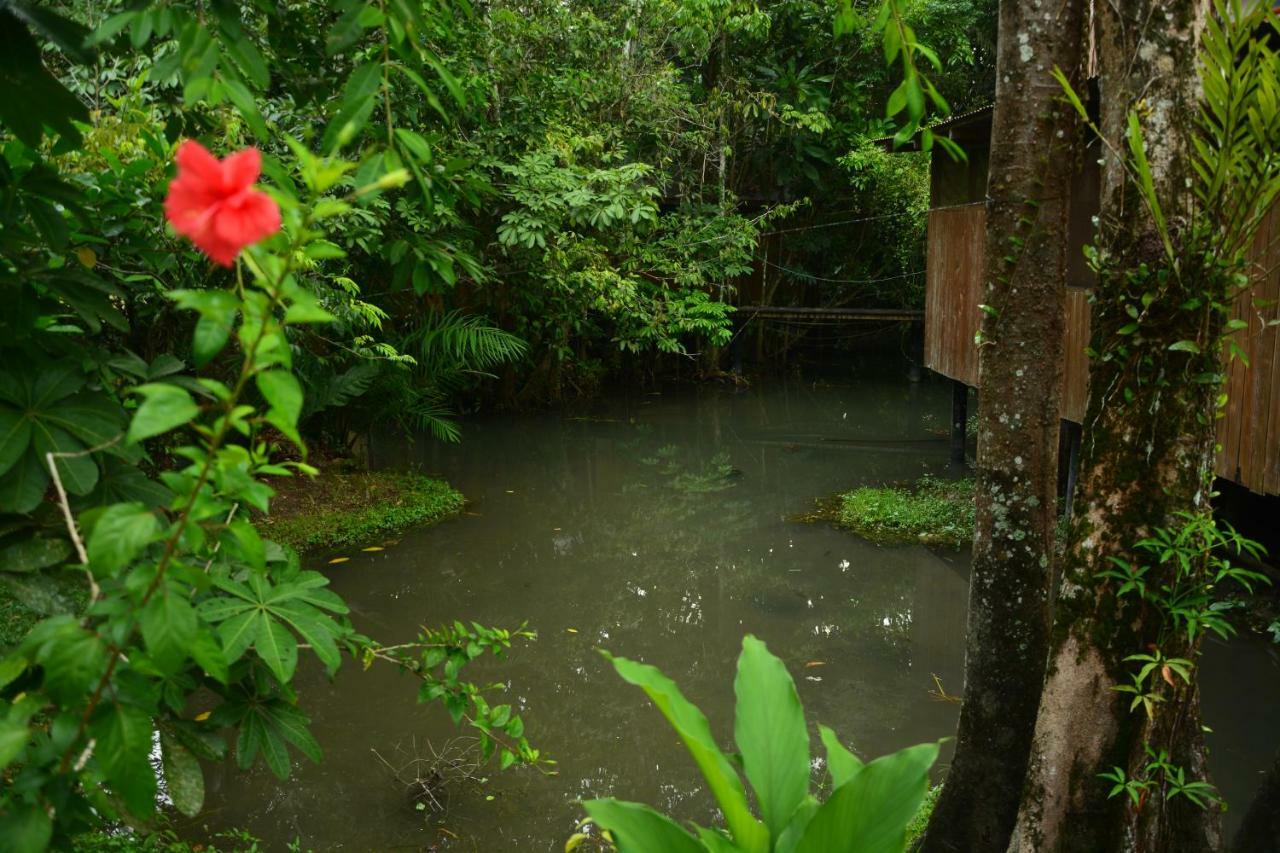 Hotel Kangaroo Y Restaurante Rio Dulce Town Esterno foto